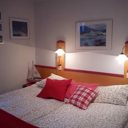 Pod Aniolem - Goscinne & Z Widokiem Na Gory 3* Щирк