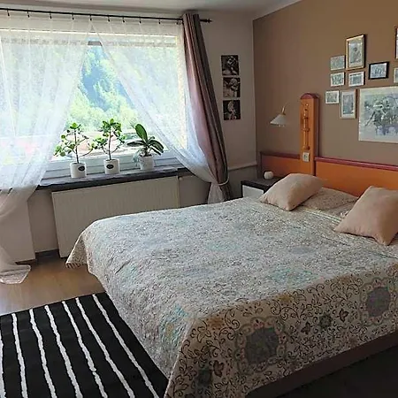 Pod Aniołem - Gościnne&apartamenty Z Widokiem Na Góry Alojamento de Acomodação e Pequeno-almoço Szczyrk