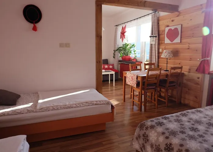 Pod Aniolem - Goscinne & Z Widokiem Na Gory 3* شتوروك